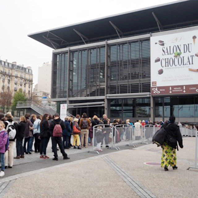 Salon du Chocolat視察のためパリへ研修